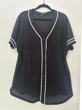 Black Mesh Button-Front Baseball Jersey Top